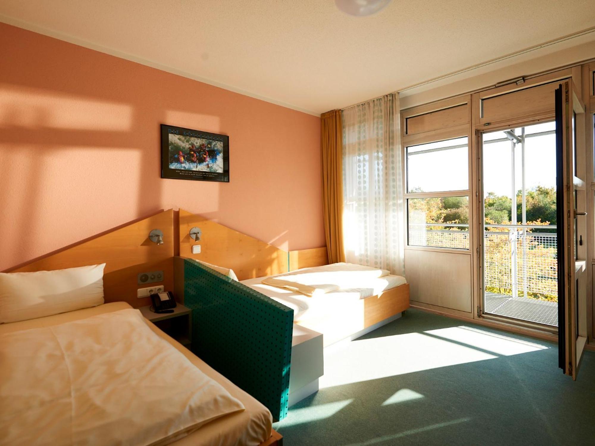 Hotel Sportschule Oberhaching Exterior foto