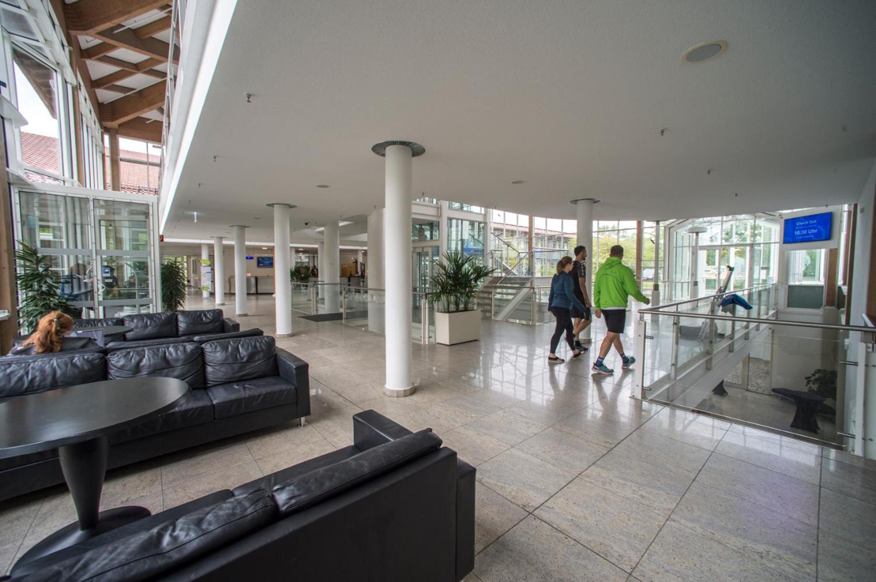 Hotel Sportschule Oberhaching Exterior foto