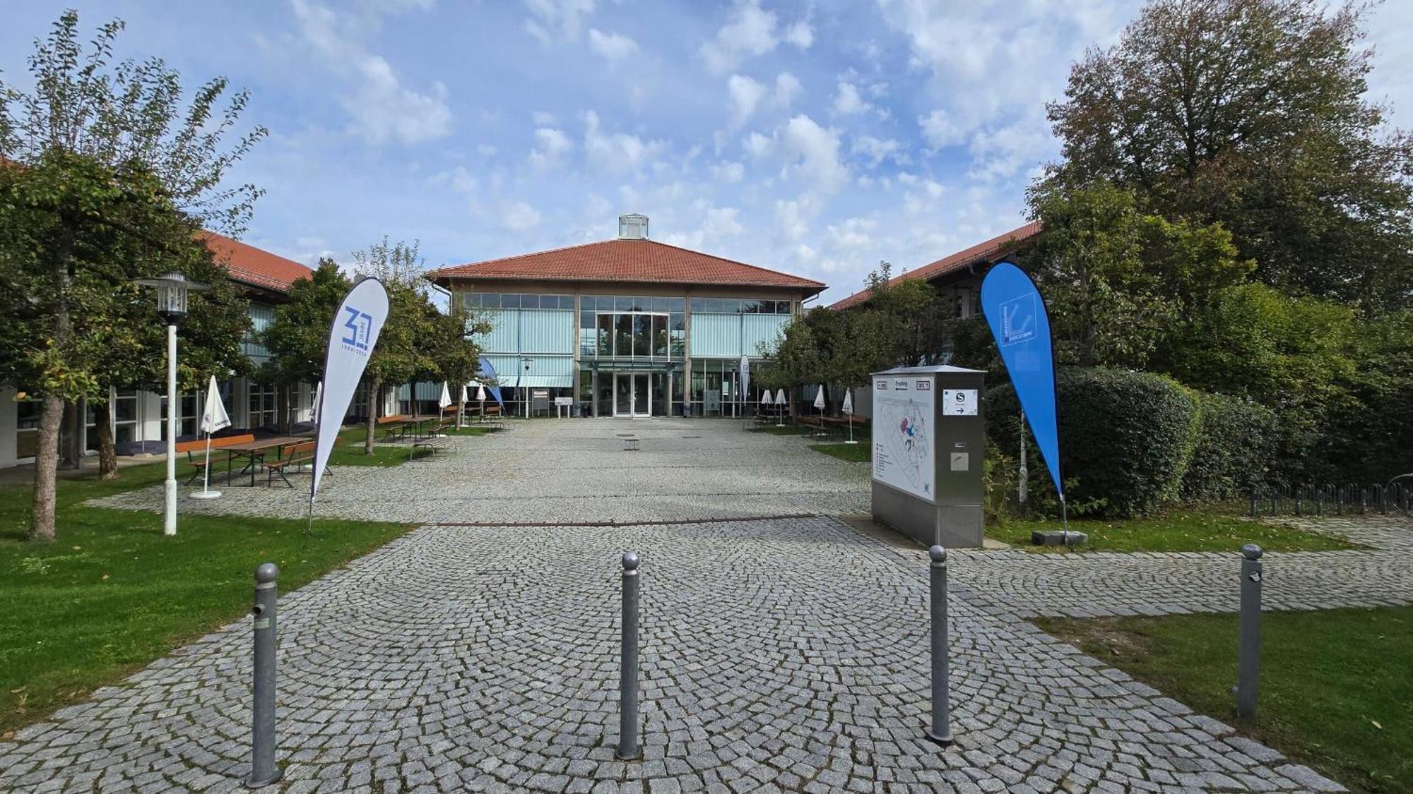 Hotel Sportschule Oberhaching Exterior foto