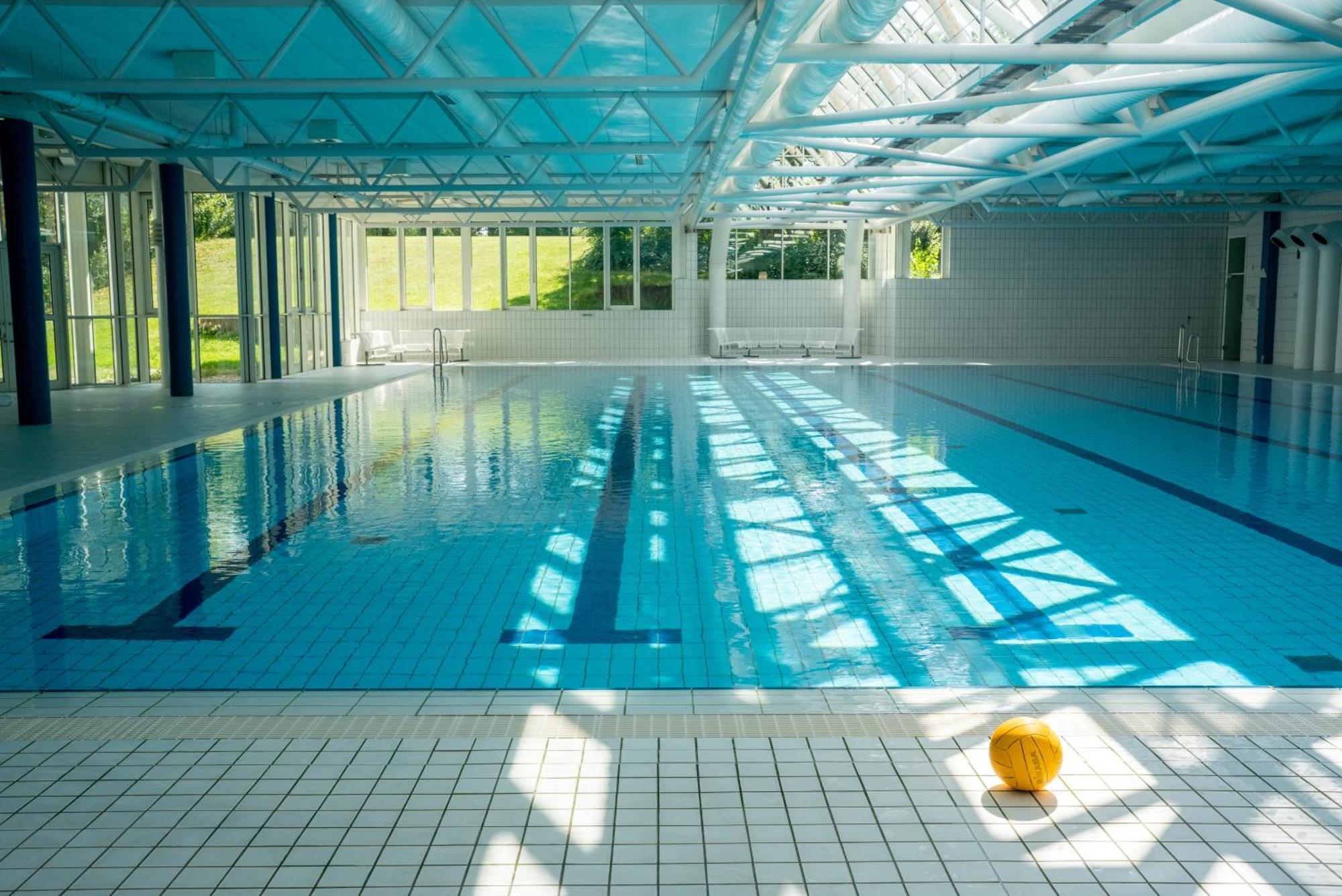 Hotel Sportschule Oberhaching Exterior foto